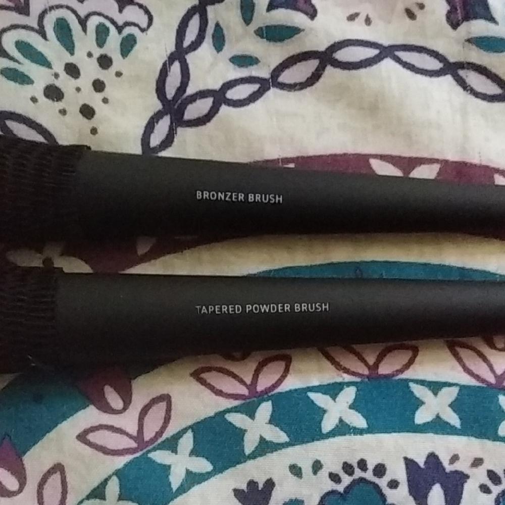 Lithe The Essential Face Brush Set - New! - Picture 2 of 6